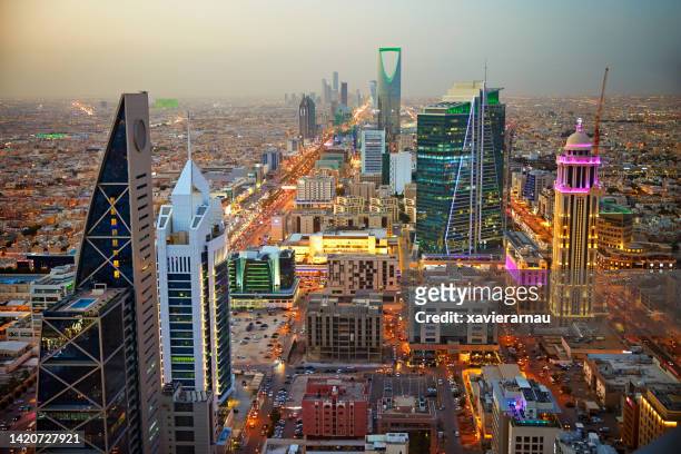 al-olaya im norden riads, saudi-arabien - saudiarabien stock-fotos und bilder