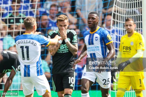 Moises Caicedo of Brighton & Hove Albion celebrates with team-mates after he scores a goal to make it 2-1 during the Premier League match between...