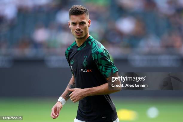 Julian Weigl of Borussia Monchengladbach warms up prior to the Bundesliga match between Borussia Moenchengladbach and 1. FSV Mainz 05 at...