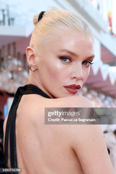 Stella Maxwell attends the "L'Immensità" red carpet at the 79th Venice International Film Festival on September 04, 2022 in Venice, Italy.