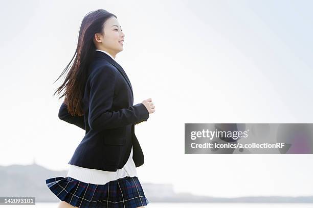 217点の走る 女子高生のストックフォト Getty Images 217点の走る 女子高生のストックフォト Getty Images