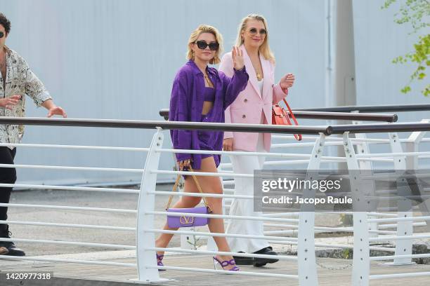 Florence Pugh is seen arriving at Venice airport during the 79th Venice International Film Festival on September 05, 2022 in Venice, Italy.