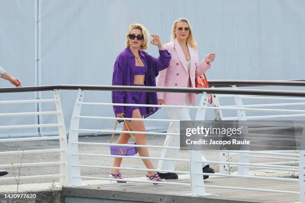 Florence Pugh is seen arriving at Venice airport during the 79th Venice International Film Festival on September 05, 2022 in Venice, Italy.