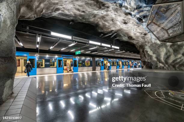 tekniska högskolan subway station in stockholm - public transportation stock pictures, royalty-free photos & images