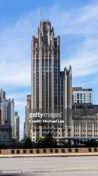 landmark tribune tower in chicago - トリビューンタワー ストックフォトと画像