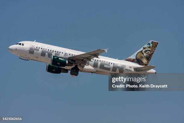 frontier airlines a319-111 - n923fr - airbus a319 111 stock pictures, royalty-free photos & images