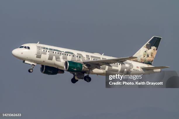 frontier airlines a319-111 - n924fr - airbus a319 111 stock pictures, royalty-free photos & images