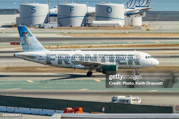frontier airlines a319-111 - n925fr - airbus a319 111 stock pictures, royalty-free photos & images