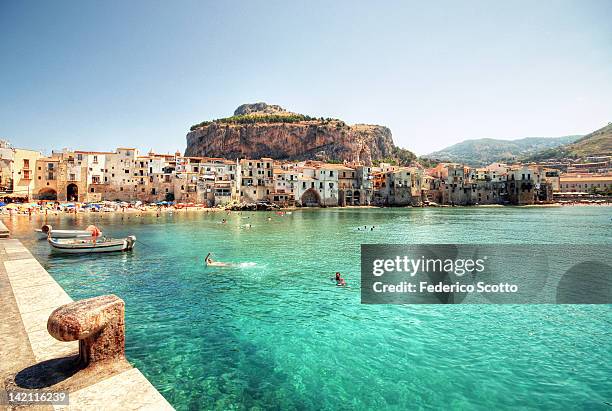 coast of cefalu - cefalu beach imagens e fotografias de stock