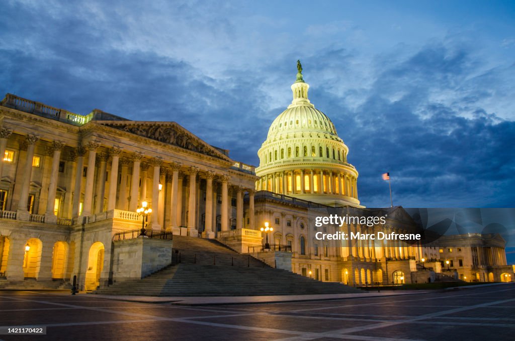 Front facade of Washington DC Capitol at night