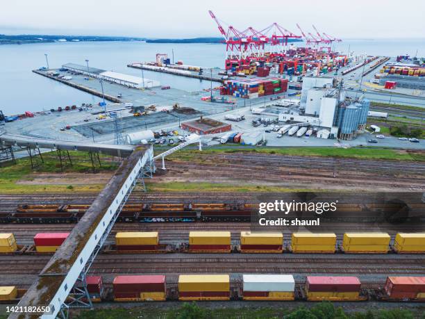 railyard & container dock - rail transportation stock pictures, royalty-free photos & images