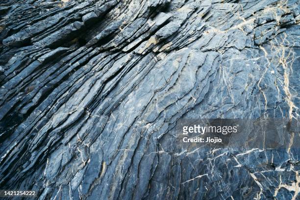rock formation - strate géologique photos et images de collection
