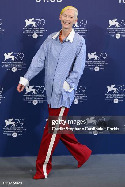 Tilda Swinton attends the photocall for "The Eternal Daughter" at the 79th Venice International Film Festival on September 06, 2022 in Venice, Italy.