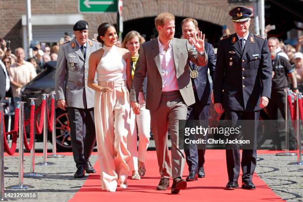 Markus Laubenthal, Generalleutnant, Meghan, Duchess of Sussex, Parliamentary secretary with the Ministry of Defence, Siemtje Möller, Prince Harry,...
