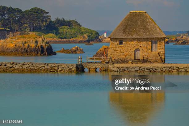 birlot water-mill, île-de-bréhat, brittany, france - cotes d'armor 個照片及圖片檔