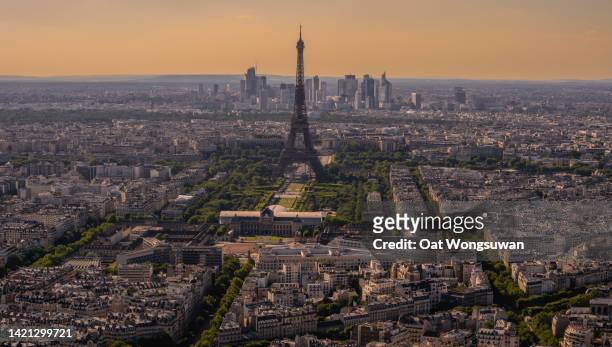 city of paris - marsveld stockfoto's en -beelden