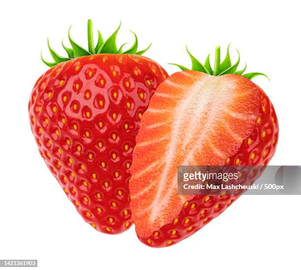 strawberry isolated on white background with clipping path - coronaal doorsnede stockfoto's en -beelden