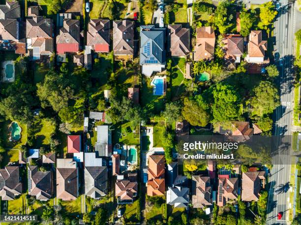 sydney suburb vogelperspektive dächer - australia house stock-fotos und bilder