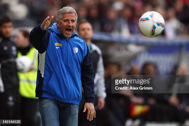 Head coach Andreas Bergmann of Bochum gestures during the Second Bundesliga match between Eintracht Frankfurt and VfL Bochum at Commerzbank-Arena on...