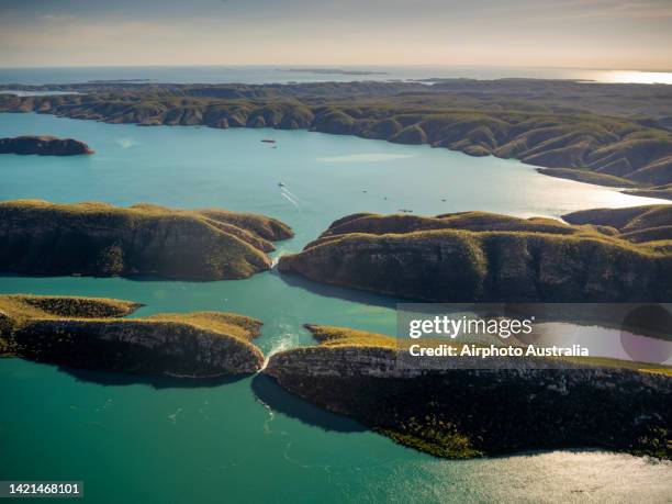 horizontal falls - horizontal falls kimberley australia stock pictures, royalty-free photos & images
