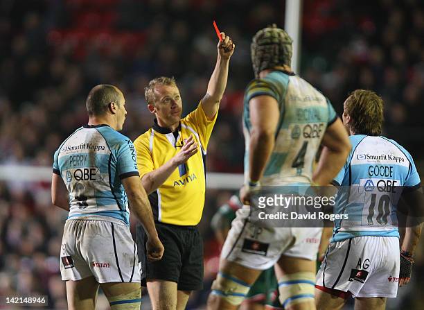 Wayne Barnes the referee shows the red card to Worcester standoff and former Leicester Tigers standoff Andy Goode during the Aviva Premiership match...