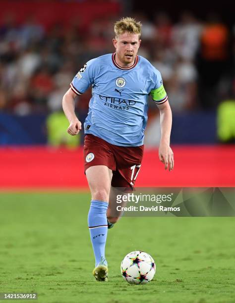 Kevin De Bruyne of Manchester City FC runs with the ball the UEFA Champions League group G match between Sevilla FC and Manchester City at Estadio...