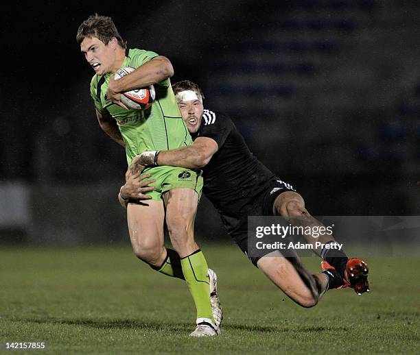 Ed Jenkins of Australia in action during the match between Australia and New Zealand during day one of the Tokyo Sevens at Prince Chichibu Stadium on...