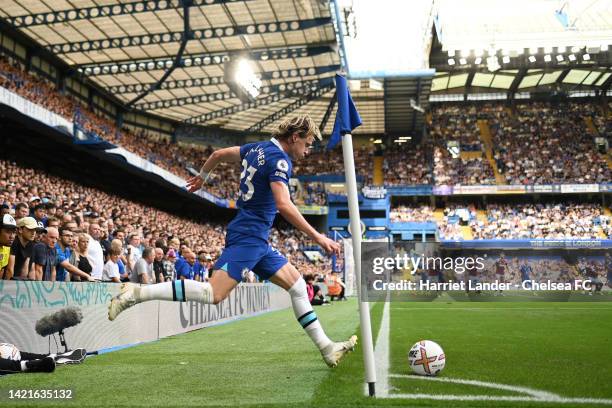 Conor Gallagher of Chelsea takes a corner kick during the Premier League match between Chelsea FC and West Ham United at Stamford Bridge on September...