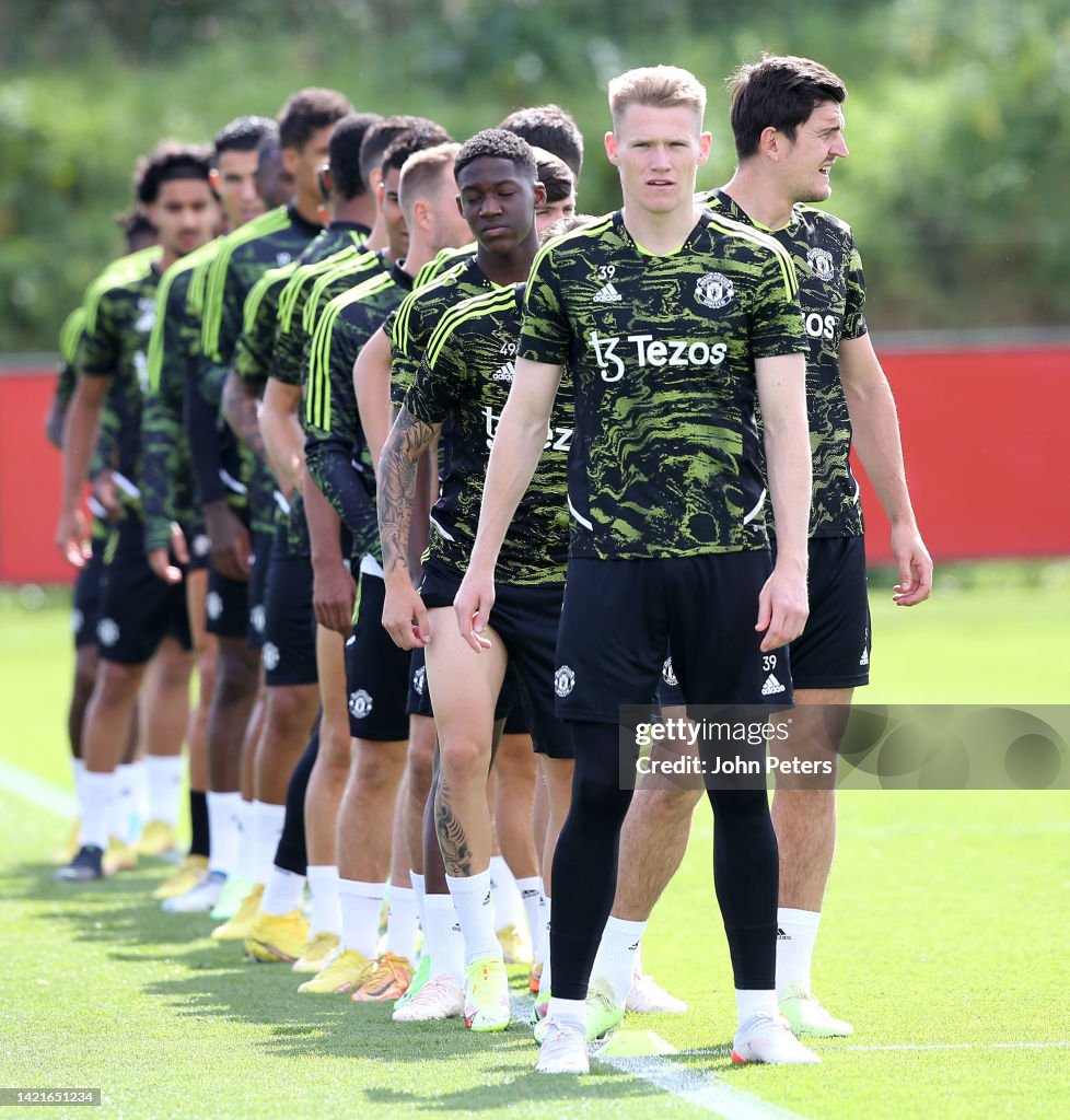 Manchester United Training and Press Conference