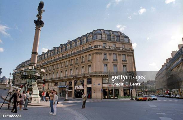 the historic le grand hotel in paris - intercontinental paris grand stock pictures, royalty-free photos & images