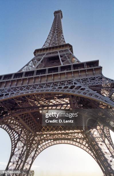 5,394 The Eiffel Tower Position Stock Photos, High-Res Pictures, and