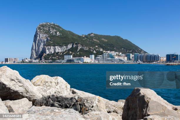 gibraltar - upper rock (uk) - rock of gibraltar stock-fotos und bilder