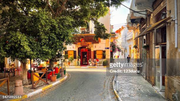 kyrenia streets north cyprus - 塞浦路斯島 個照片及圖片檔