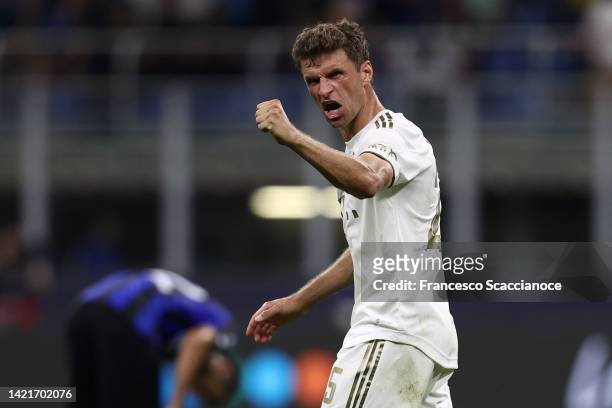 Thomas Muller of FC Bayern München celebrates after the UEFA Champions League group C match between FC Internazionale and FC Bayern München at San...