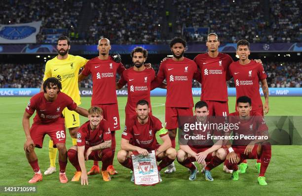 The Liverpool FC team line up for a photo prior to the UEFA Champions League group A match between SSC Napoli and Liverpool FC at Stadio Diego...