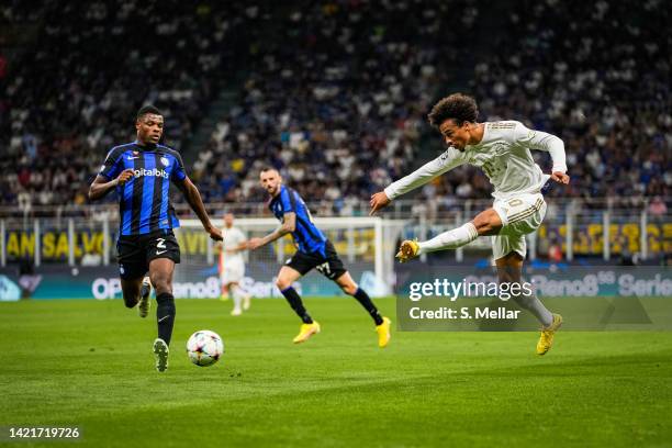 Leroy Sane of FC Bayern Muenchen shoots the ball during the UEFA Champions League group C match between FC Internazionale and FC Bayern München at...