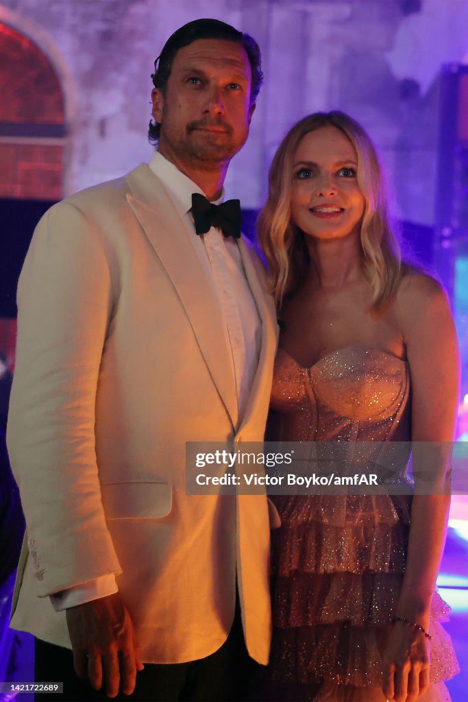 John de Neufville and Heather Graham attend the amfAR Venice Gala