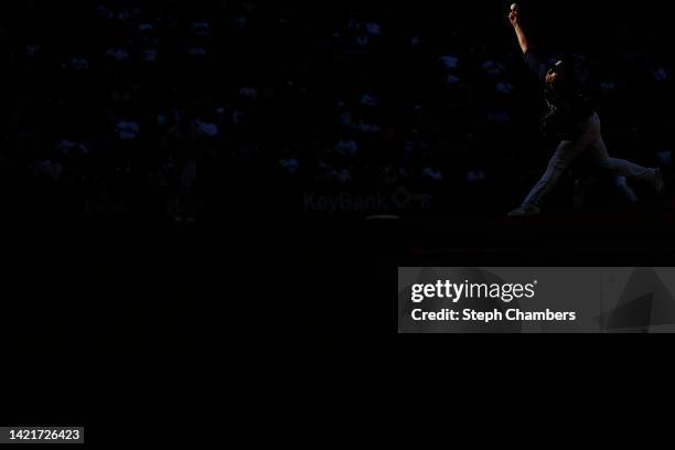 Chris Flexen of the Seattle Mariners pitches during the ninth inning against the Chicago White Sox at T-Mobile Park on September 07, 2022 in Seattle,...