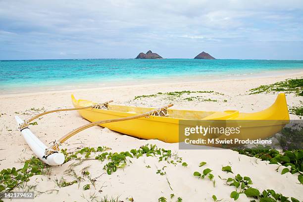 outrigger canoe lanikai beach - lanikai beach stock pictures, royalty-free photos & images