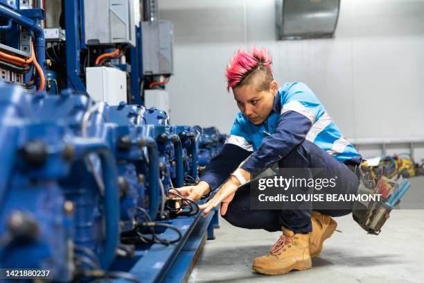 day in the life of a female  tradie - intern stock pictures, royalty-free photos & images