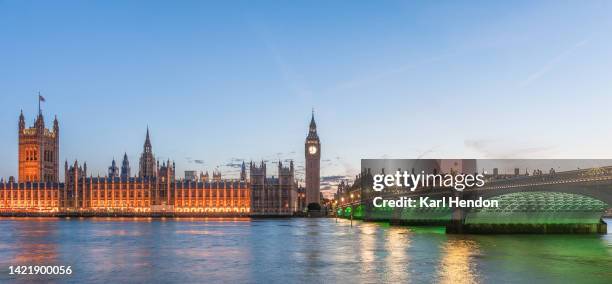 london at night - the river thames stock pictures, royalty-free photos & images