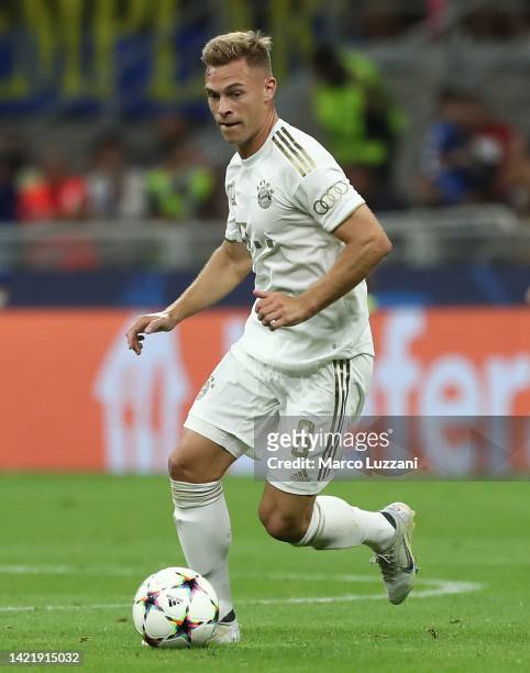 Joshua Kimmich of FC Bayern Munchen in action during the UEFA Champions League group C match between FC Internazionale and FC Bayern München at San...