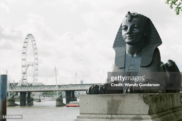 egyptian sphinx, victoria embankment, london - thames embankment stock pictures, royalty-free photos & images