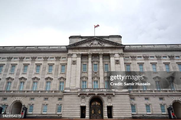 General view outside of Buckingham Palace on September 08, 2022 in London, England. Buckingham Palace issued a statement earlier today saying that...