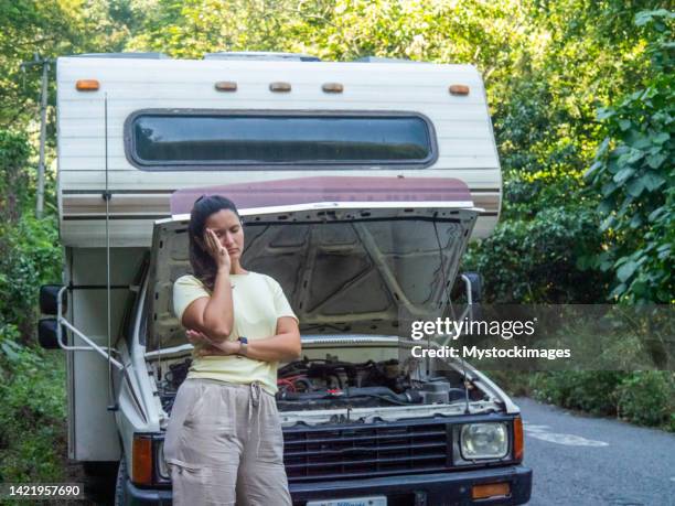 campervan breakdown, desperate woman - motorhome insurance stock pictures, royalty-free photos & images