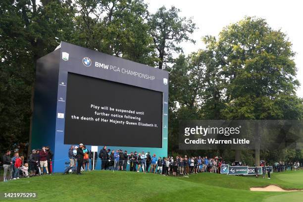 Screen on the 18th green displays the announcement that play is to be suspended following the death of Her Majesty Queen Elizabeth II during Day One...
