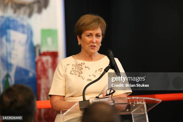 Deb Rutter Deborah F Rutter Photos and Premium High Res Pictures - Getty Images