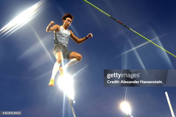 Armand Duplantis of Sweden competes in Men's Pole Vault during the Weltklasse Zurich 2022, part of the 2022 Diamond League series at Stadion...