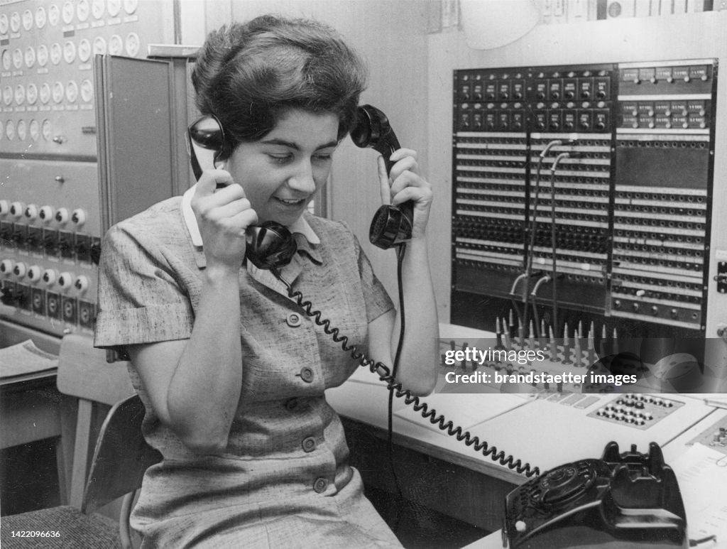 Telephonist in hotel