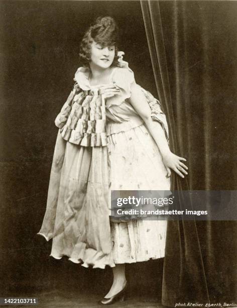 Lena Amsel Photos And Premium High Res Pictures Getty Images lena-amsel-photos-and-premium-high-res-pictures-getty-images